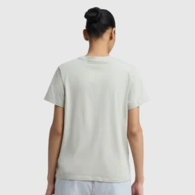 Klasyczny T-shirt z napisem w tym samym odcieniu na lewej piersi