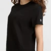 Klasyczny T-shirt z napisem w tym samym odcieniu na lewej piersi