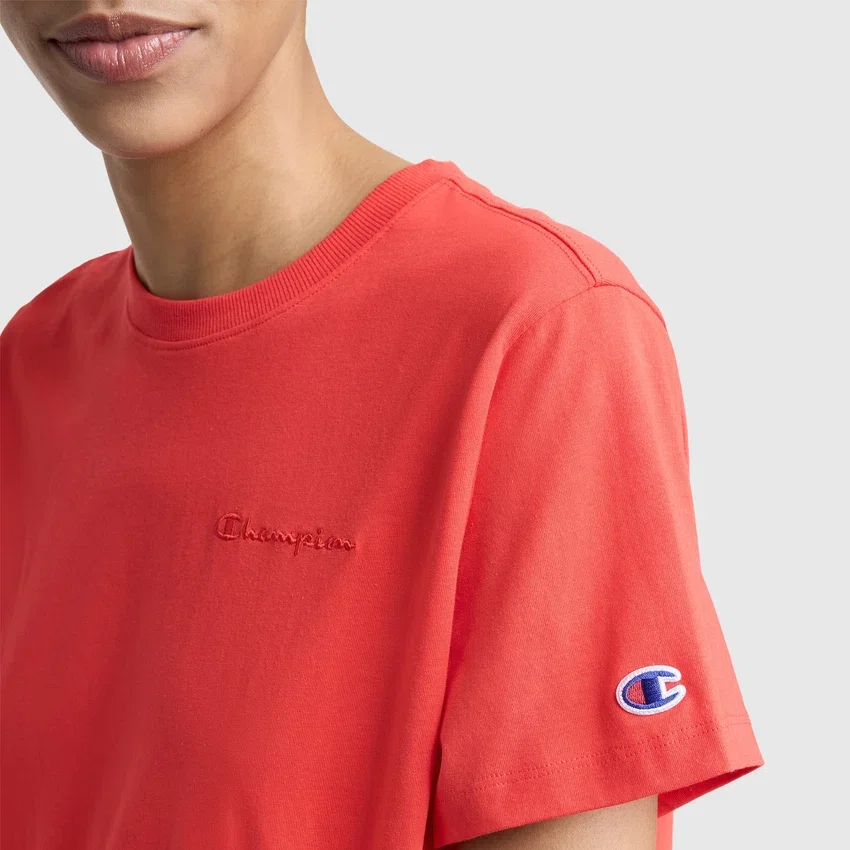 Klasyczny T-shirt z napisem w tym samym odcieniu na lewej piersi