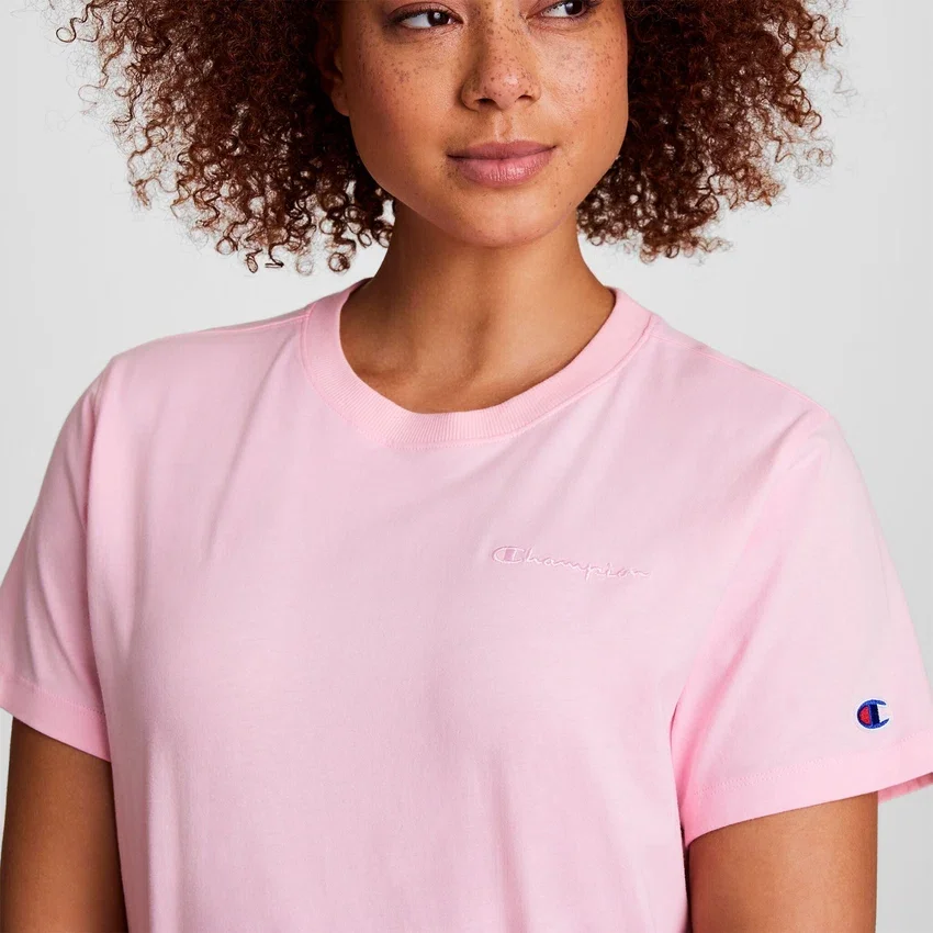 Klasyczny T-shirt z napisem w tym samym odcieniu na lewej piersi